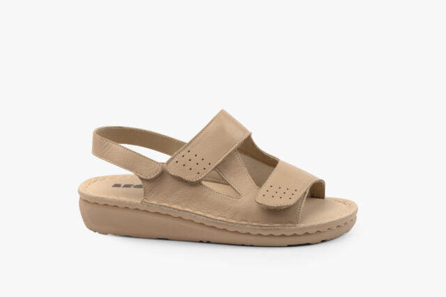 Calm damsandal i läder med flexibel passform – beige