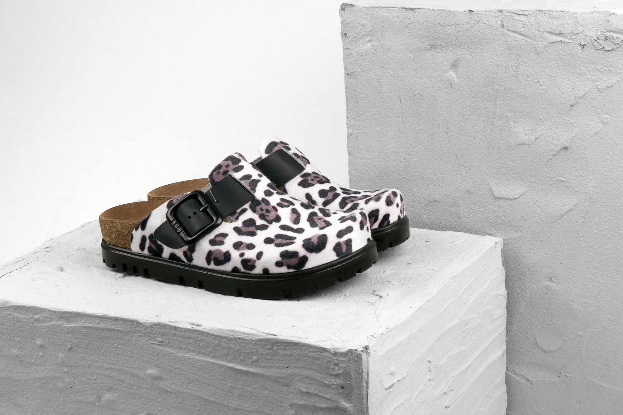 Zoe Päls Clogs - Vit Leopardmönster