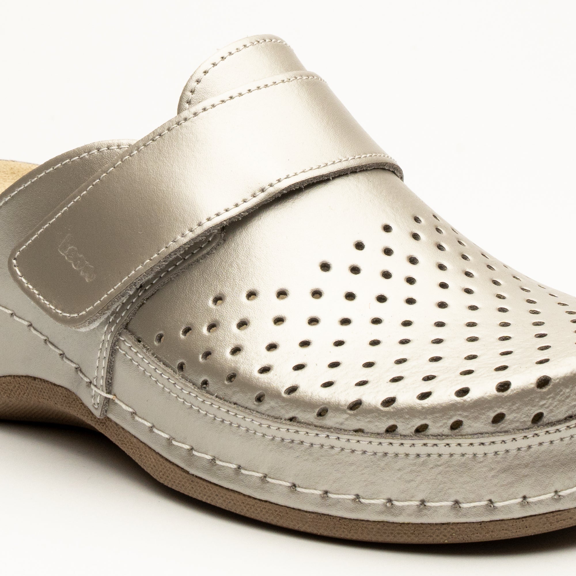 Aurora IV Clogs - Champagne