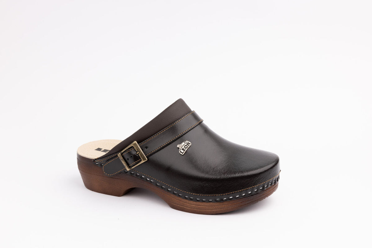 Klassiska damclogs i läder med spänne och lätt PU-sula - brun
